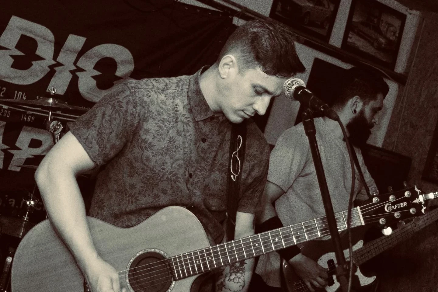 Influenciado pela família, músico de Criciúma busca espaço no cenário musical
