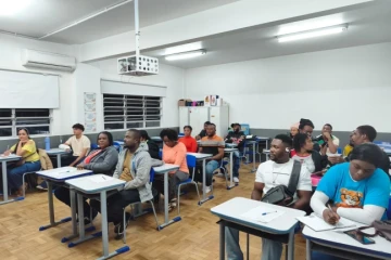 Cocal do Sul oferece curso gratuito de português para estrangeiros