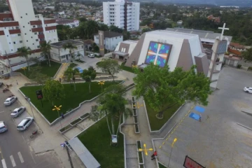 Exposição idealizada por São Carlo Acutis abre programação religiosa no distrito de Rio Maina
