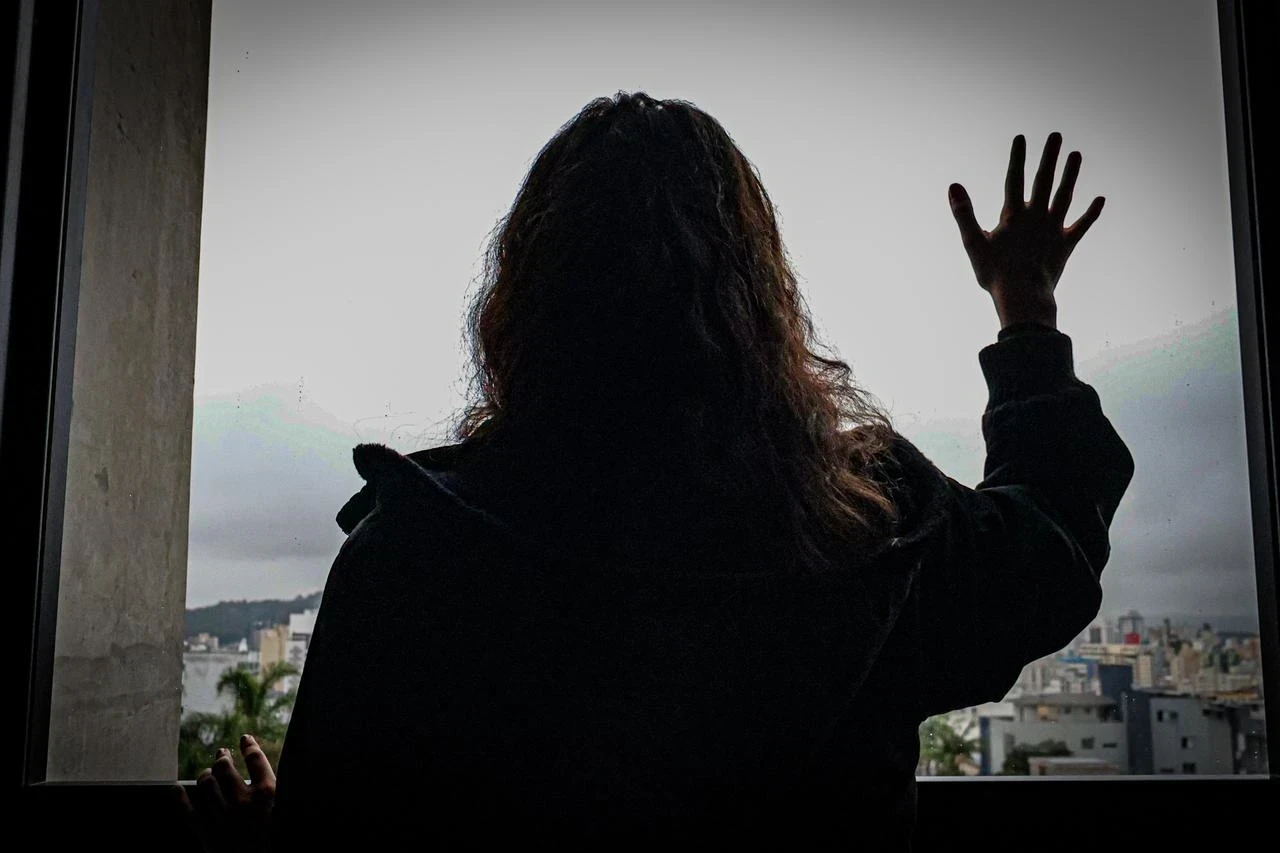 Do medo à denúncia: os caminhos que levam proteção às vítimas de violência doméstica