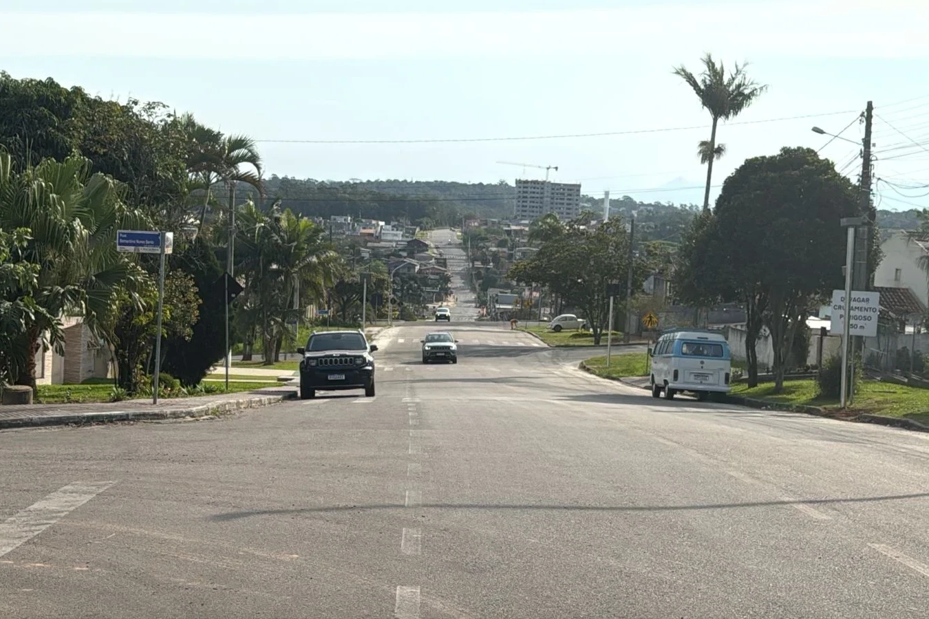 Controlador de velocidade é instalado em rua movimentada de Criciúma