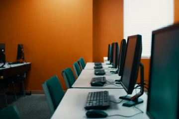 Criciúma prevê investimento de mais de R$ 400 mil na compra de computadores para escolas municipais