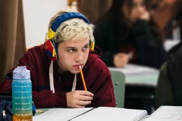 Içara distribuiu 50 abafadores auditivos a estudantes da rede municipal