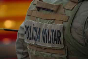Homem é preso após esconder mais de um quilo de carne sob a roupa em supermercado de Criciúma