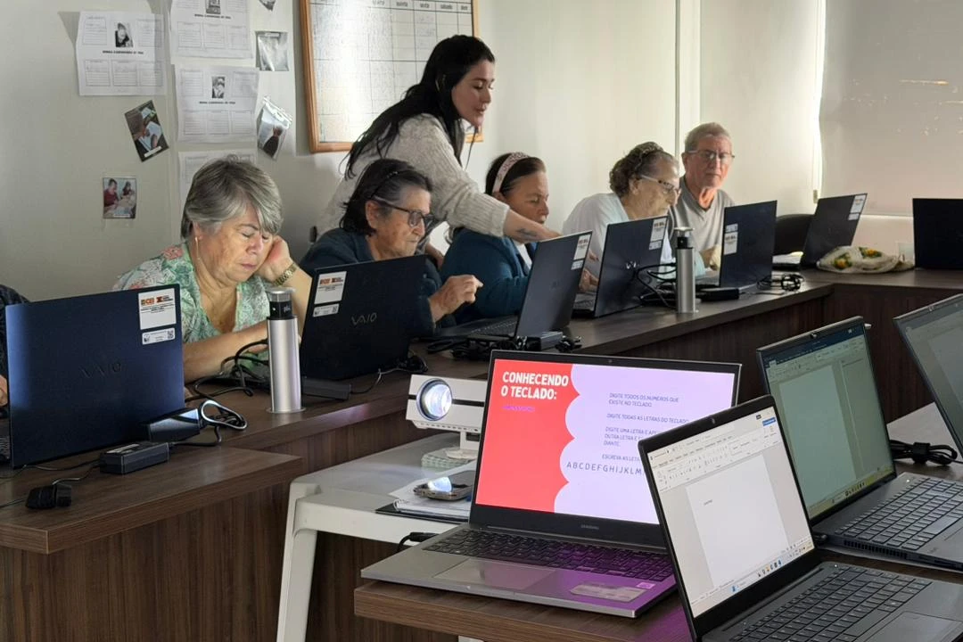 Cocal do Sul inicia alfabetização digital para idosos com foco na prevenção de golpes