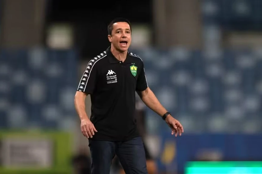 Técnico do Cuiabá completará 100 jogos na carreira contra o Criciúma
