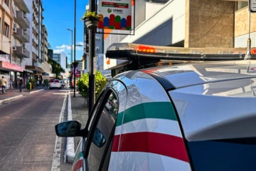 Jovem é preso após assaltar farmácia usando marreta e faca em Içara