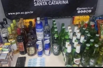 Furto em posto de combustíveis termina com perseguição e quatro presos em Criciúma