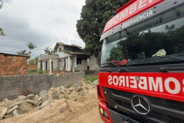 Incêndio atinge casa abandonada em Morro da Fumaça