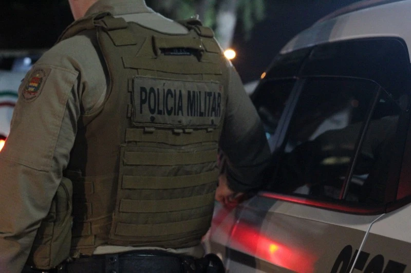 PM apreende mais de 500 pedras de crack e duas jovens são presas