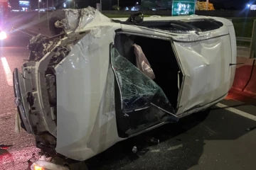 Homem fica ferido após capotar carro na BR-101, em Içara