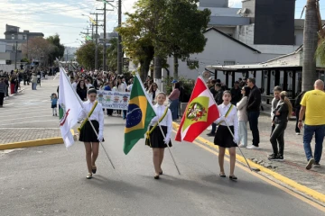 Desfile Cívico reúne milhares de fumacenses em celebração à Independência do Brasil