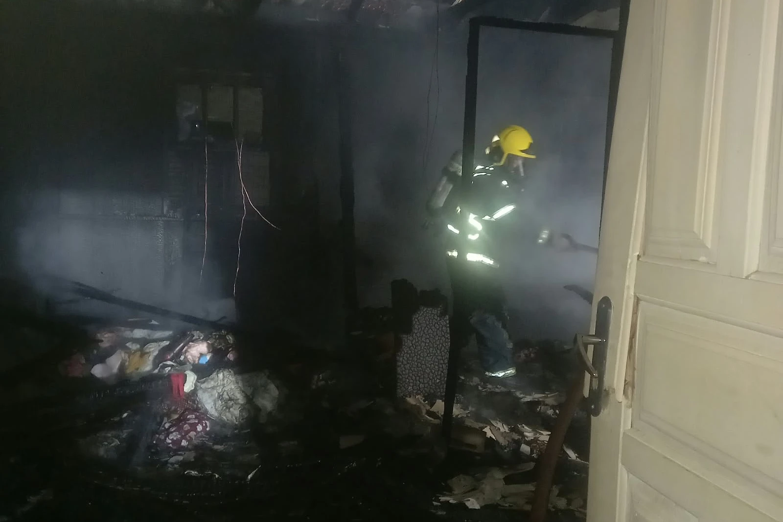 Casa é destruída por incêndio em Balneário Rincão