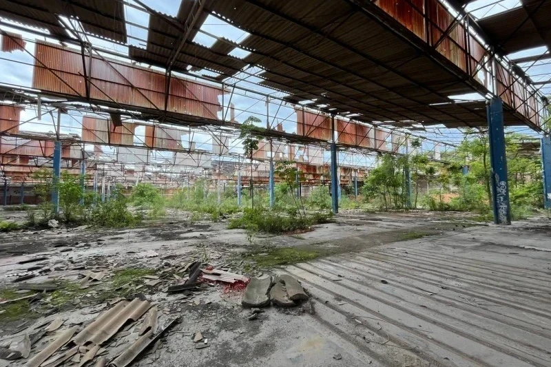 Demolição dos pavilhões da antiga Cecrisa aguarda leilão municipal