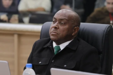 Câmara de Criciúma rejeita cassação, mas aprova apuração contra vereador após fala sobre advogados