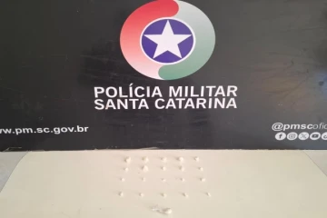 Homem flagrado com porções de cocaína é preso pela PM em Criciúma