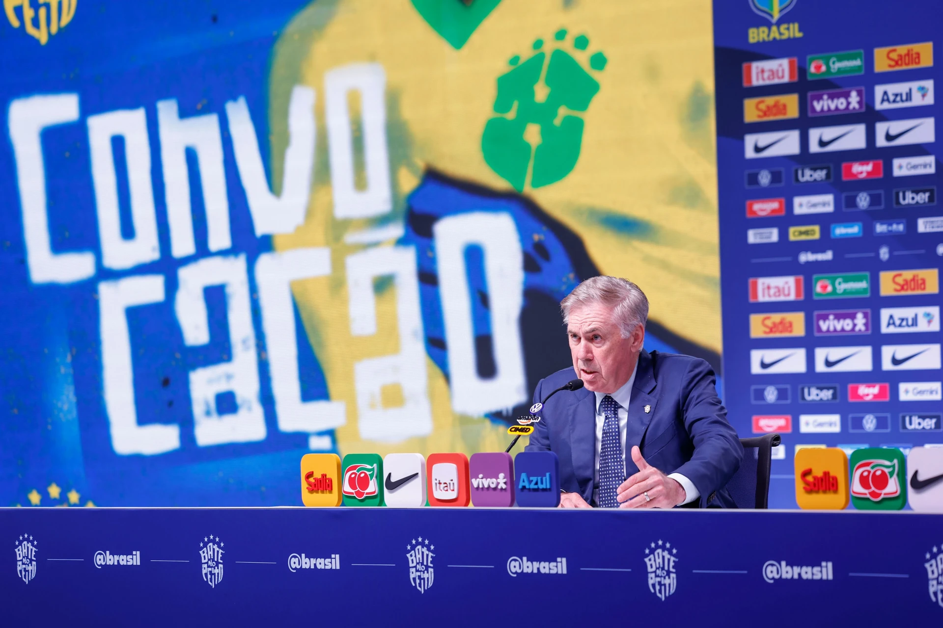 Com dez jogadores que atuam no futebol brasileiro, Ancelotti convoca seleção para amistosos