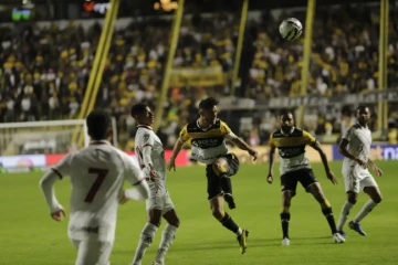Criciúma e Atlético-GO tem retrospecto marcado por equilíbrio em duelo; confira os números