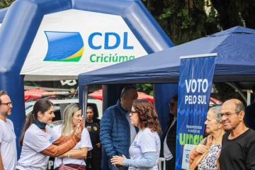 Fotos: ação no Centro de Criciúma incentiva voto em candidatos do Sul catarinense