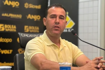 'Estamos no G-6': executivo de futebol destaca confiança no trabalho de Eduardo Baptista