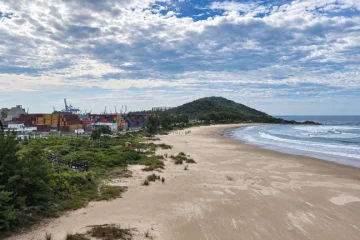 Imbituba terá ações de limpeza de praias no fim de semana