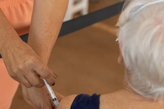 Pneumo 20: mais de 2 mil idosos serão contemplados com chegada de nova remessa da vacina em Criciúma