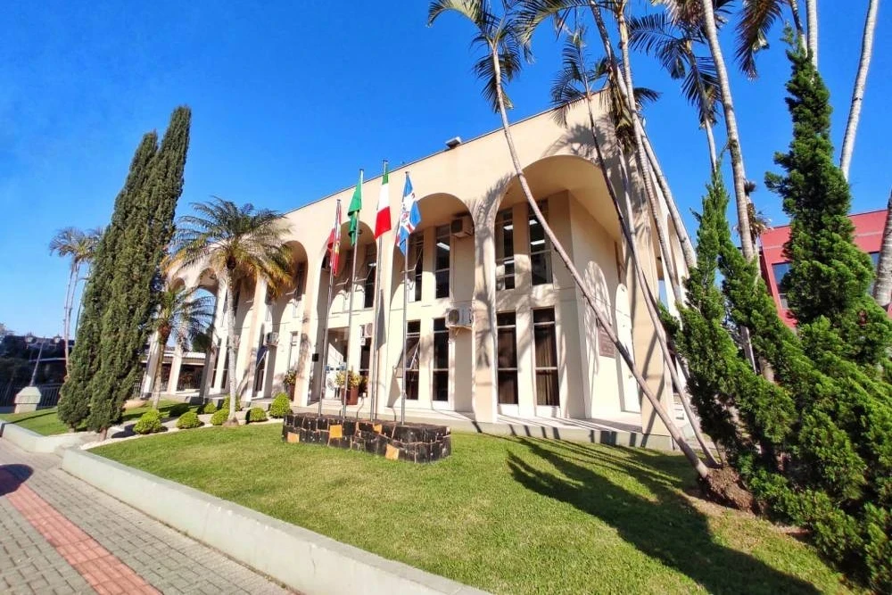 Prefeitura de Nova Veneza alerta sobre anúncio falso de cursos gratuitos