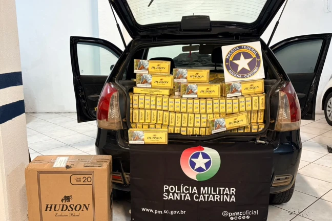Vídeo: PMRv apreende 8 mil maços de cigarro e quase 20 garrafas de vinho contrabandeados
