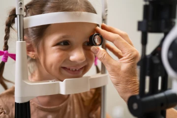 Oftalmologistas alertam aumento da miopia na infância; saiba causas e recomendações