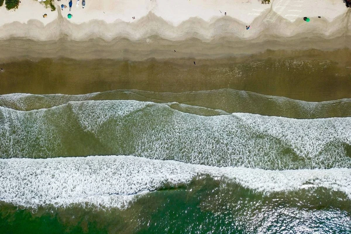 Balneabilidade: saiba quando um ponto é considerado impróprio e os cuidados após chuva intensa