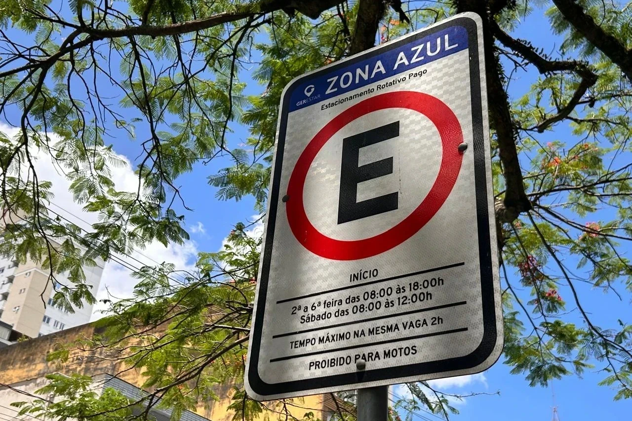 Criciúma: vereador lança abaixo-assinado pela retirada do estacionamento rotativo de ruas residenciais
