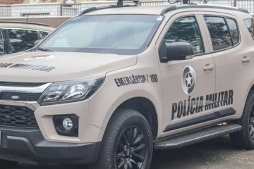 Jovem é preso após agredir companheira com socos e chutes e tentar enforcá-la em Criciúma