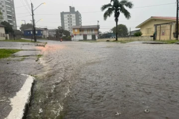 Criciúma registra volume equivalente a um mês de chuva nesta segunda-feira
