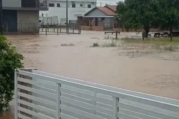 Fortes chuvas provocam pontos de alagamentos em bairros de Forquilhinha