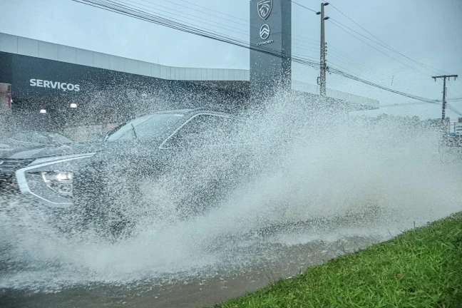 Prefeito decreta situação de emergência após fortes chuvas em Criciúma