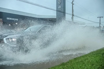 Prefeito decreta situação de emergência após fortes chuvas em Criciúma