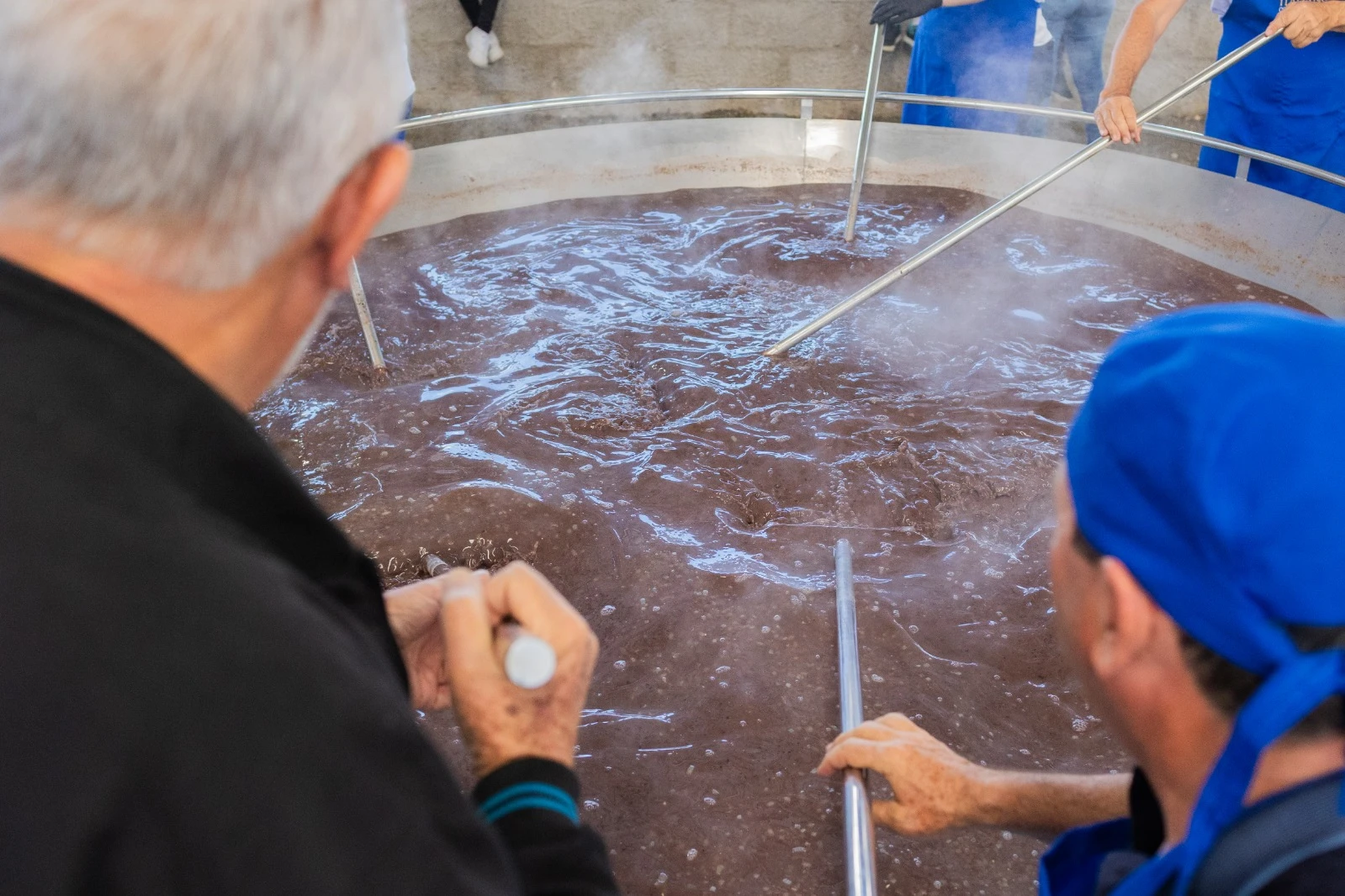CocalFest entra na contagem regressiva com panela de três metros e 300 quilos de arroz e feijão
