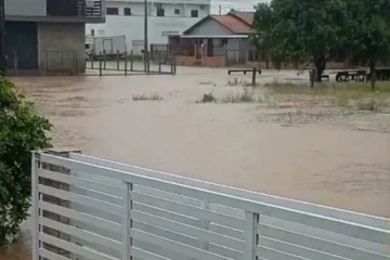 Após fortes chuvas, nível da água começa a baixar em Forquilhinha
