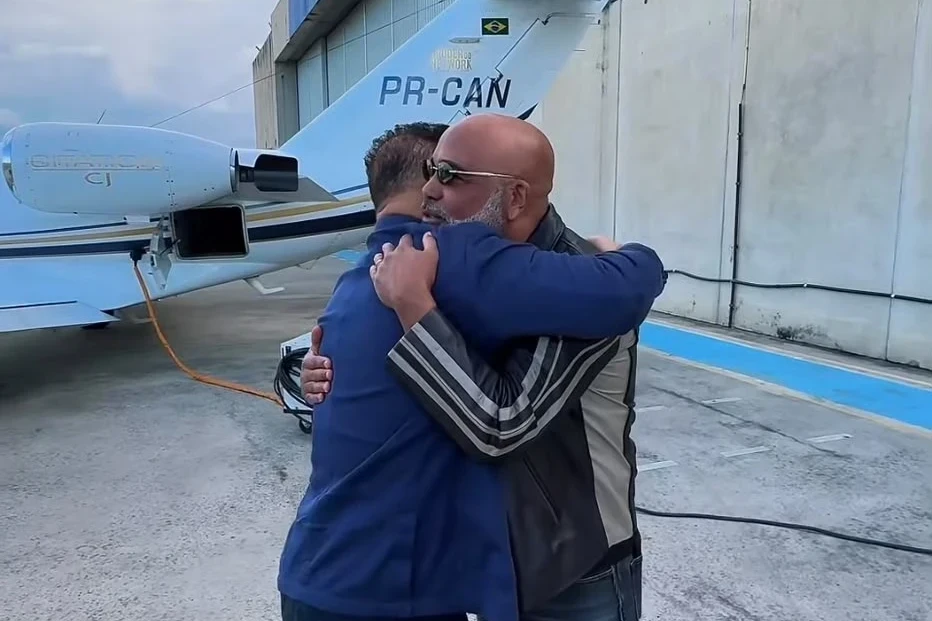 Cantor Rick publicou vídeo antes de embarcar em helicóptero que teria desaparecido em SC