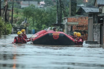 Jorginho Mello reassume governo de SC diante dos impactos das fortes chuvas