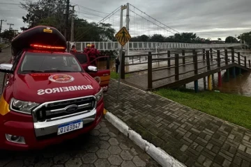 Rio Araranguá volta a subir e fica a 20 centímetros da cota de inundação