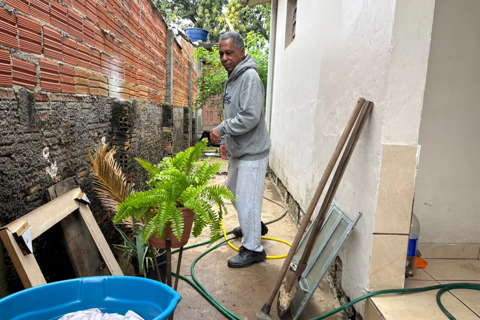 ‘As últimas horas aqui no bairro foram terríveis’, lembra morador criciumense