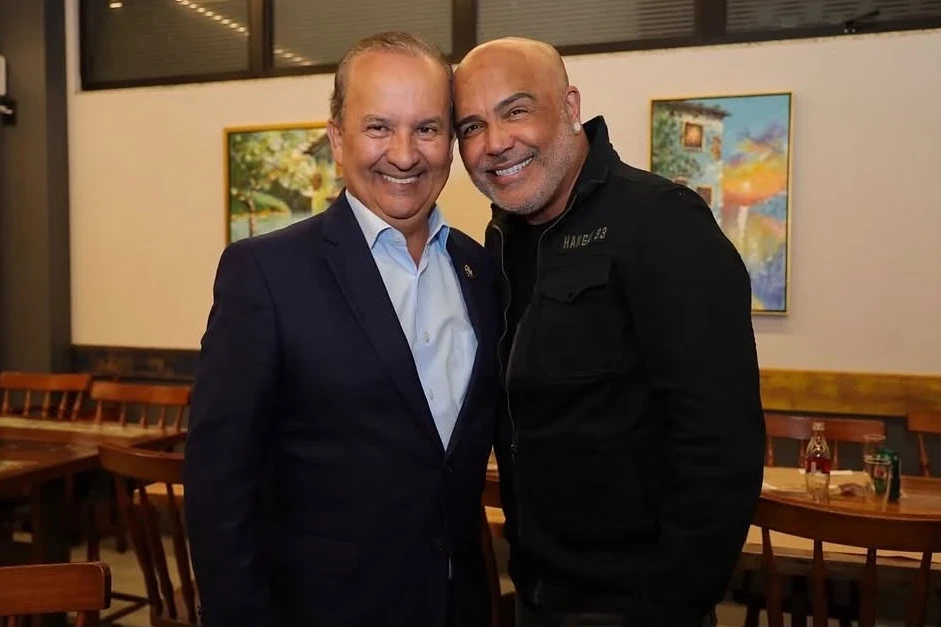 'Querido amigo': governador homenageia cantor Rick após encontro de helicóptero em SC