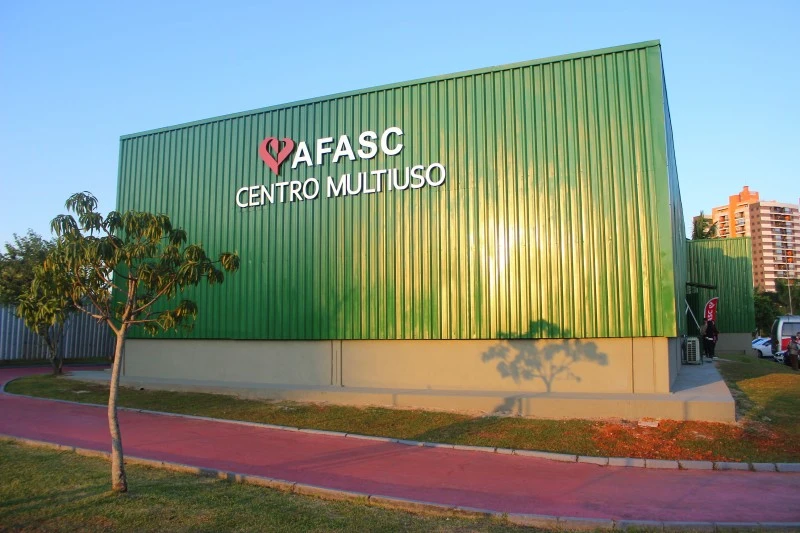 Famílias deixam o Centro Multiuso e começam a retornar para suas casas em Criciúma