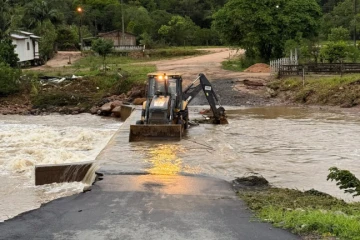 Fortes chuvas elevam nível dos rios e provocam danos em estruturas em Lauro Müller; veja fotos