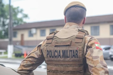 Escola denuncia agressões de pai contra crianças em Criciúma