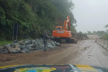 Após interdição pelas fortes chuvas, BR-285 deve ter trânsito em meia pista a partir desta quinta-feira