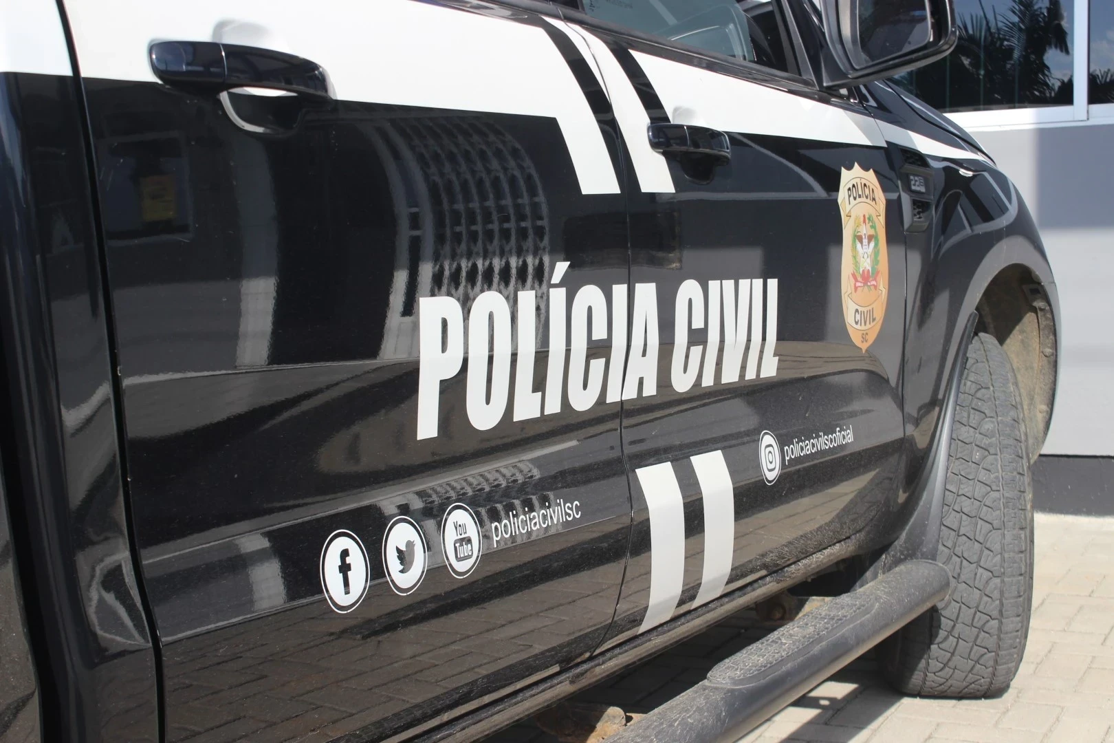 Investigados por roubo à mão armada têm mandados de prisão cumpridos no Sul de SC