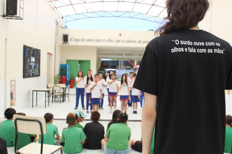 Dia Nacional do Surdo: programação em alusão à data será realizada em escola de Criciúma