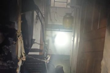 Bombeiros são acionados após lanchonete ser atingida por incêndio
